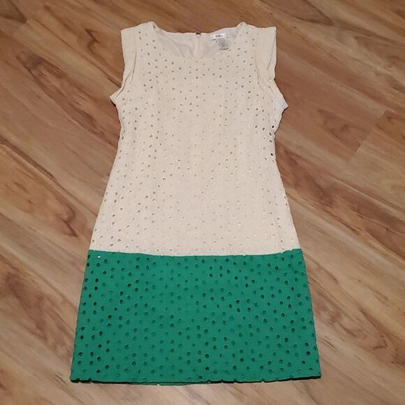 🔹️Esley Green & Cream Colorblock Eyelet Dress Medium - Picture 1 of 10